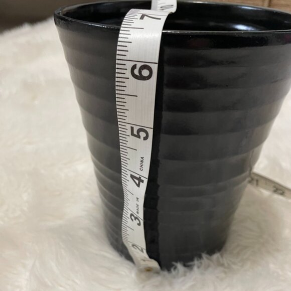 6.5 inch black ceramic planter pot textured horizontal pattern - Picture 5 of 9